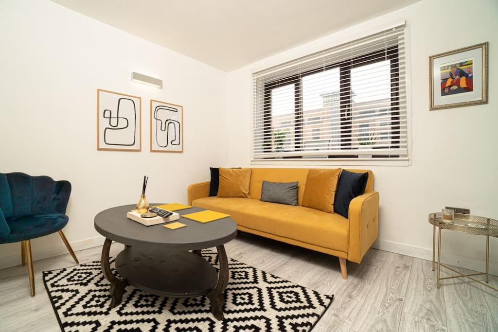 Stylish City Pad With Free Private Parking 글라스고 외부 사진